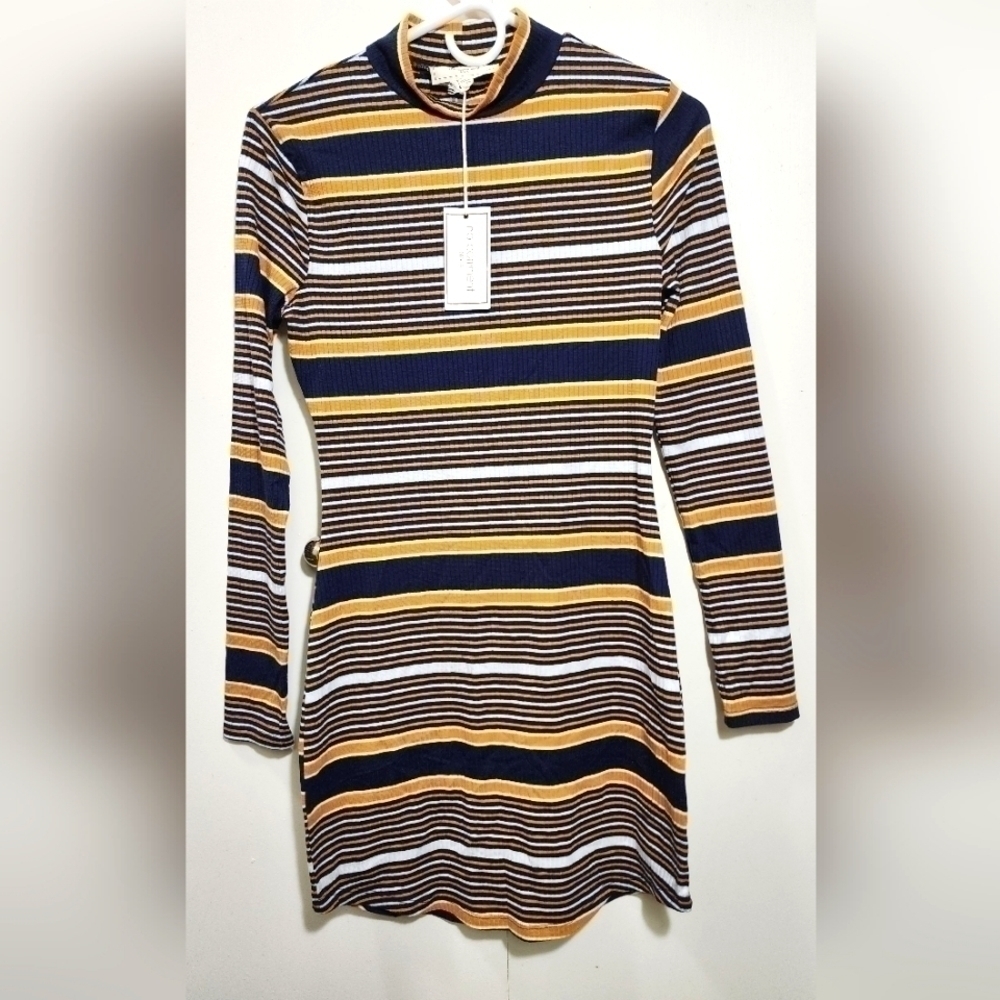 Dress. Brand: No comment. Size Medium.
